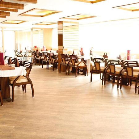 Hotel Shelter Gwalior Exterior photo